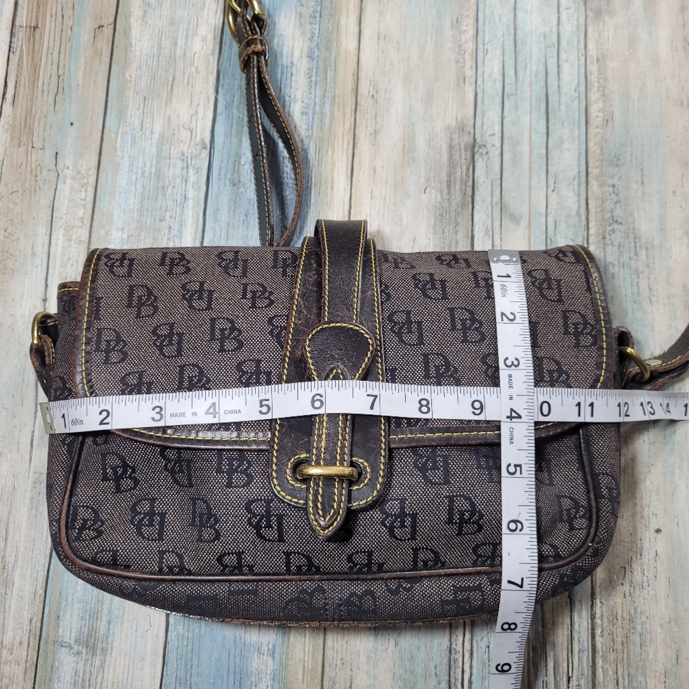 Dooney & Bourke  Flap Crossbody Purse. - Picture 3 of 16